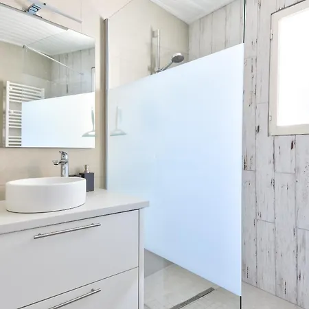 A 800 M De La Mer, Jolie Maison Avec Jardin Pour 7 *