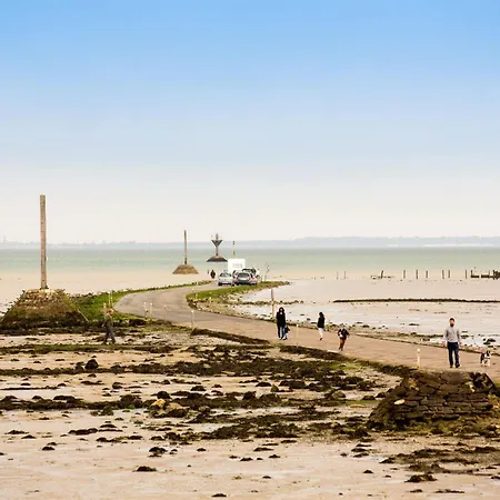 A 800 M De La Mer, Jolie Maison Avec Jardin Pour 7