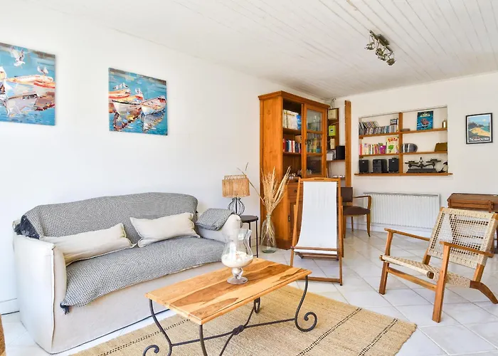 A 800 M De La Mer, Jolie Maison Avec Jardin Pour 7 L'Epine (Vendee)