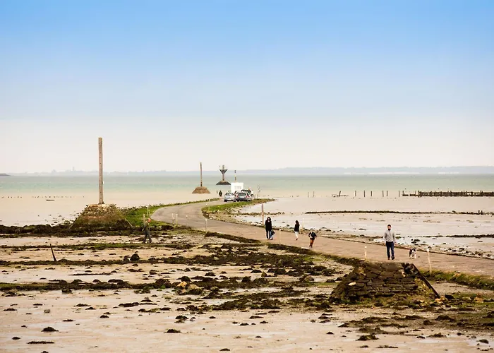A 800 M De La Mer, Jolie Maison Avec Jardin Pour 7