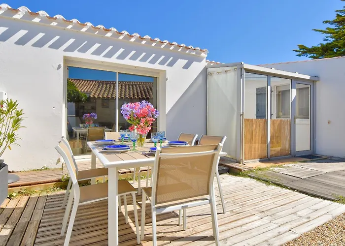 A 800 M De La Mer, Jolie Maison Avec Jardin Pour 7 L'Epine (Vendee)
