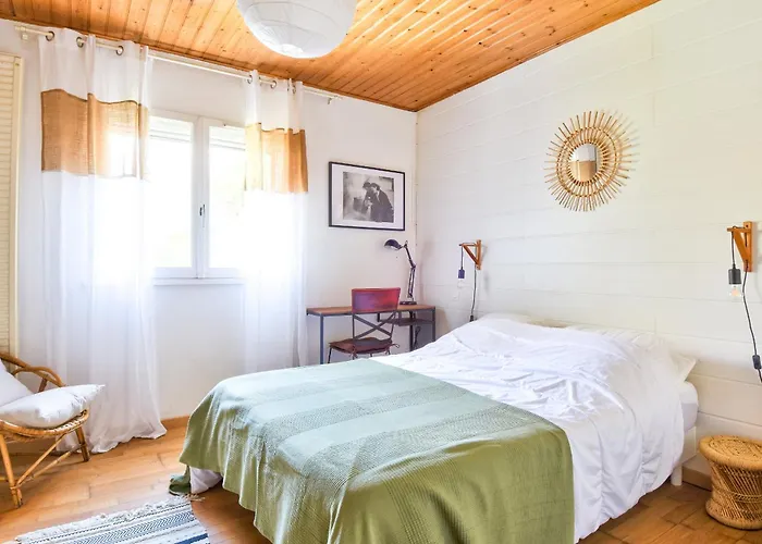 A 800 M De La Mer, Jolie Maison Avec Jardin Pour 7 * L'Epine (Vendee)